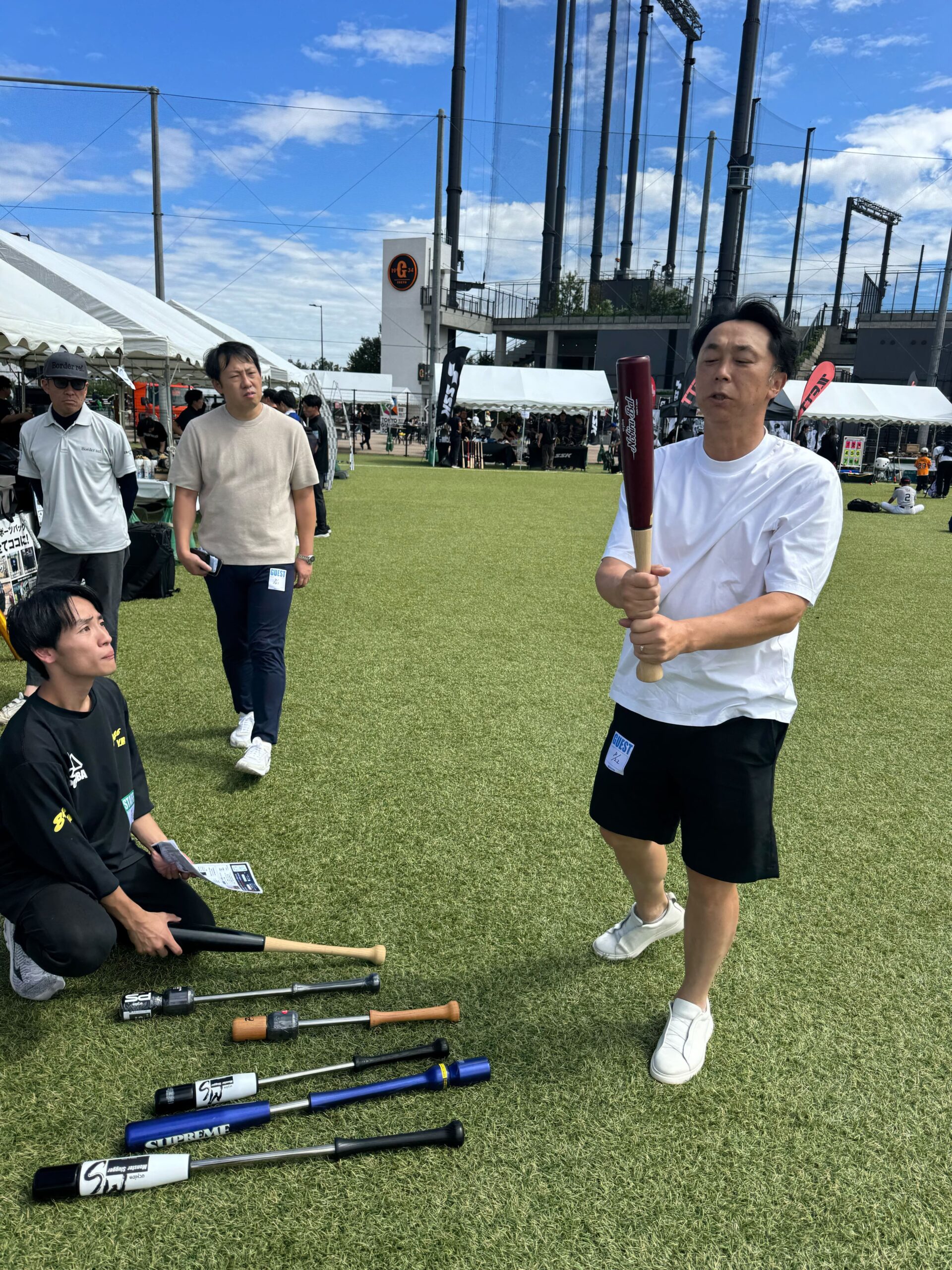 宮本慎也さんがUCHIDAのトレーニングバットを試し振り